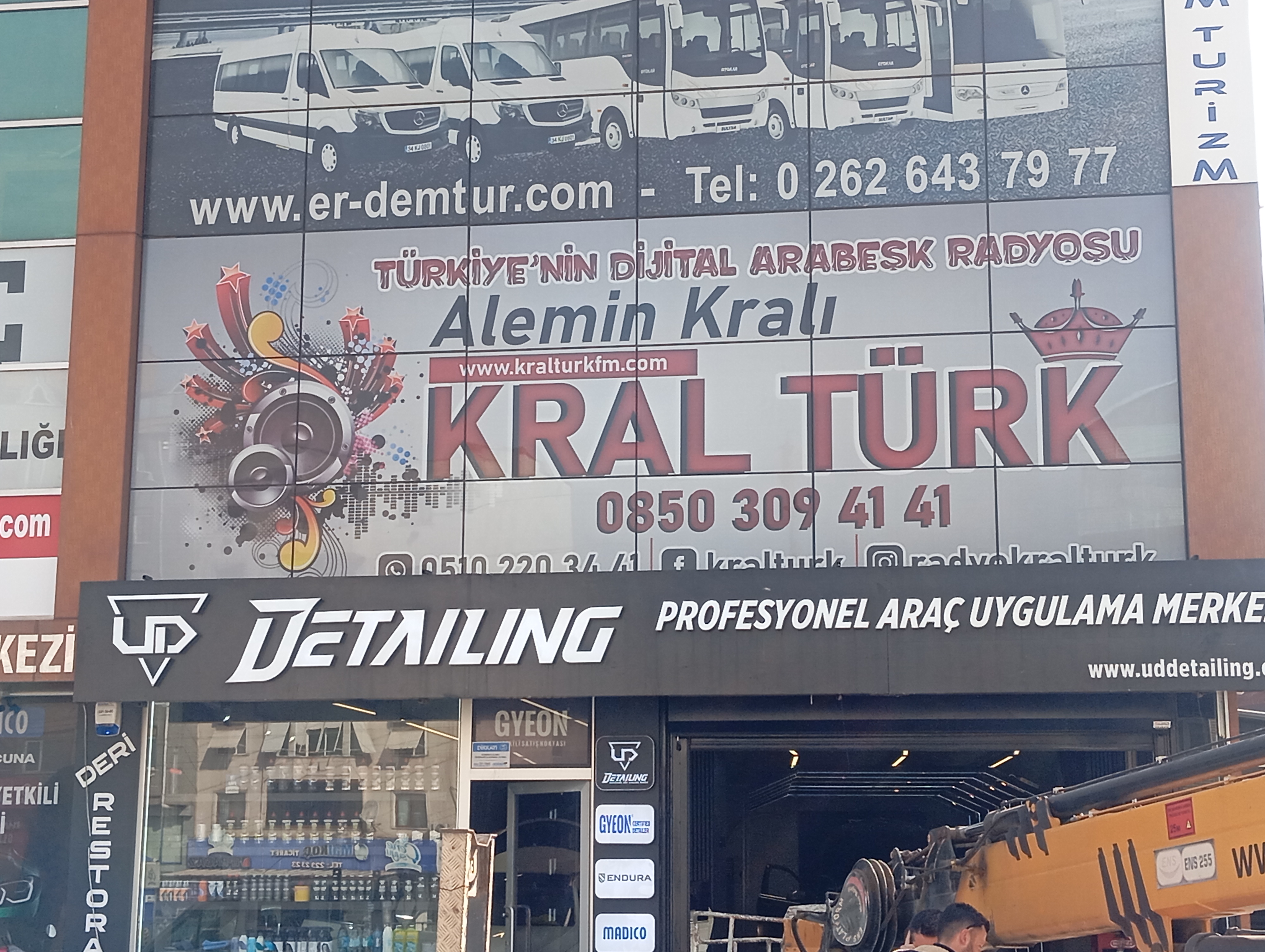 Kral Türk Sütüdyo Dış Görsel